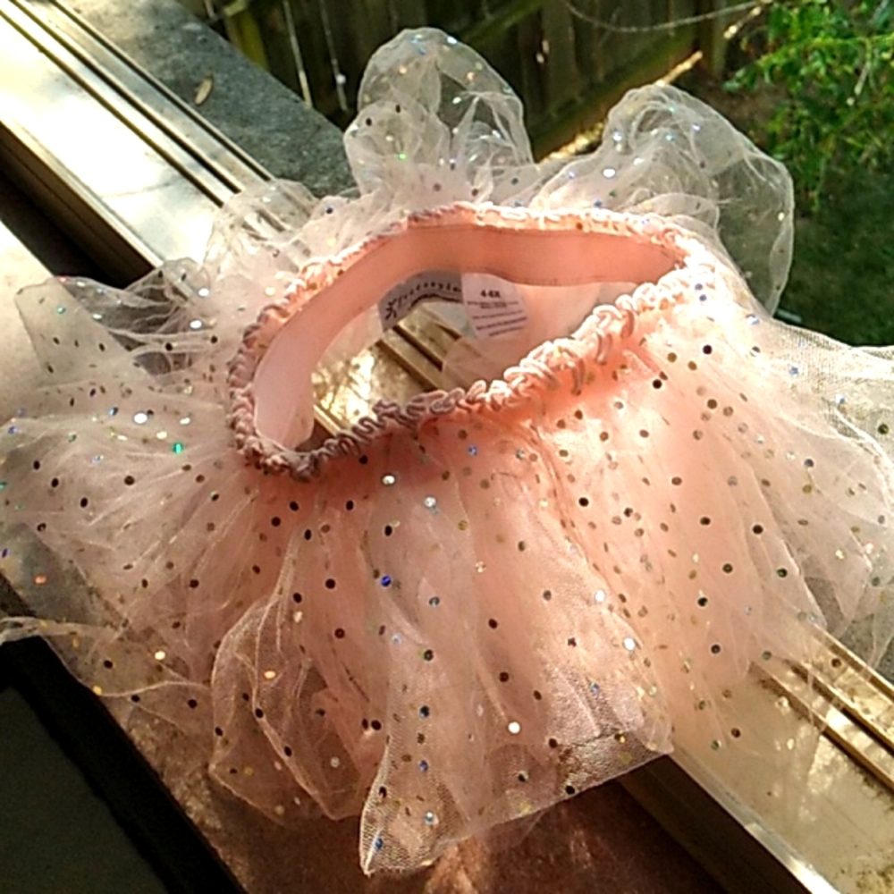 Cute Freestyle tiny skirt 4-6 X